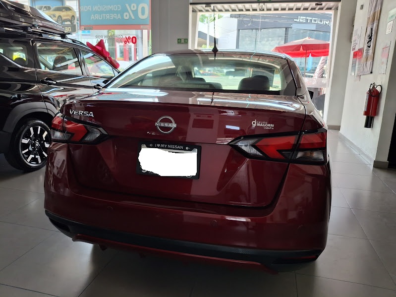 2023 NISSAN Versa 4 pts. Advance, TM5, a/ac., f. niebla, RA-16