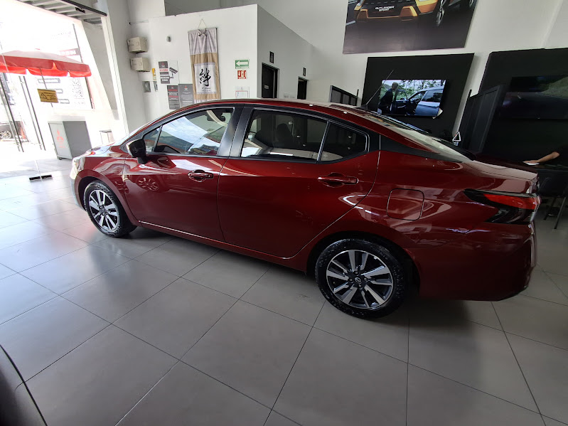 2023 NISSAN Versa 4 pts. Advance, TM5, a/ac., f. niebla, RA-16