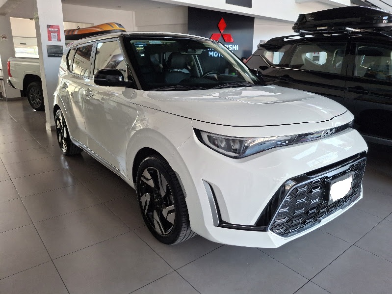 2023 KIA Soul 5 pts. GT Line, 2.0l, TA, a/ac., GPS, f. niebla, RA-18