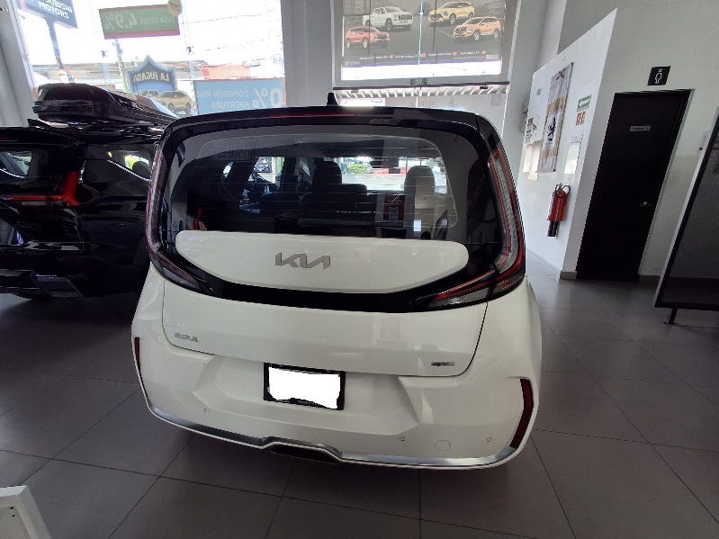 2023 KIA Soul 5 pts. GT Line, 2.0l, TA, a/ac., GPS, f. niebla, RA-18