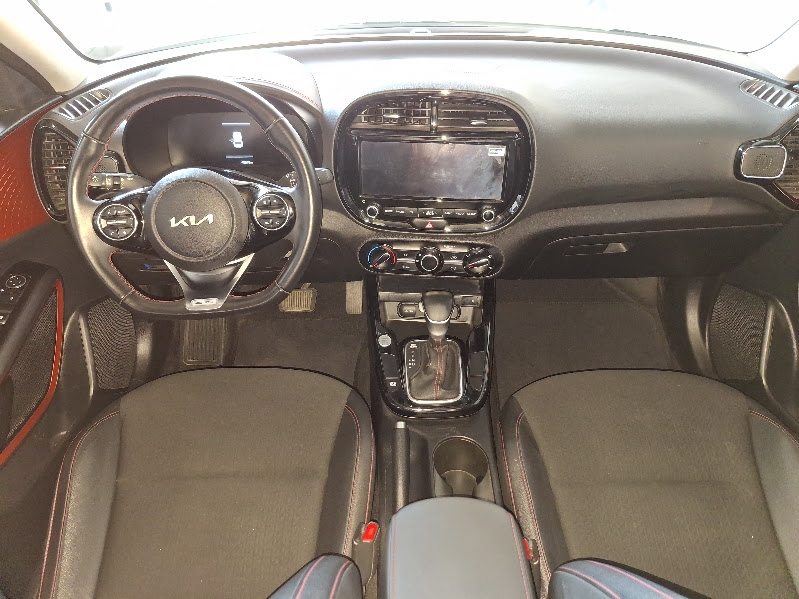 2023 KIA Soul 5 pts. GT Line, 2.0l, TA, a/ac., GPS, f. niebla, RA-18