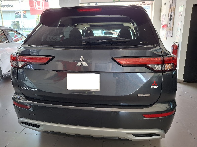 2025 MITSUBISHI Outlander VUD 5 pts. Limited, PHEV, TA, piel premium, QCP, RA-20, 4x4