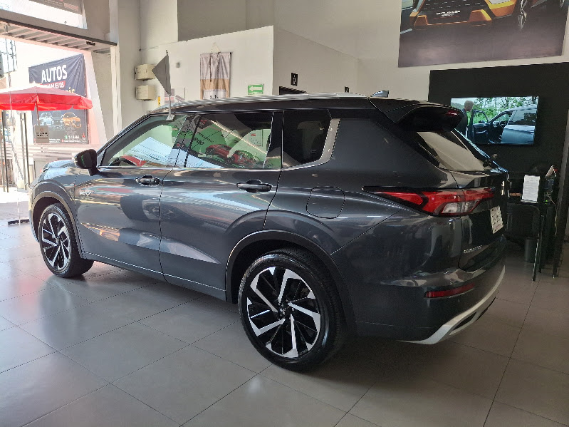 2025 MITSUBISHI Outlander VUD 5 pts. Limited, PHEV, TA, piel premium, QCP, RA-20, 4x4