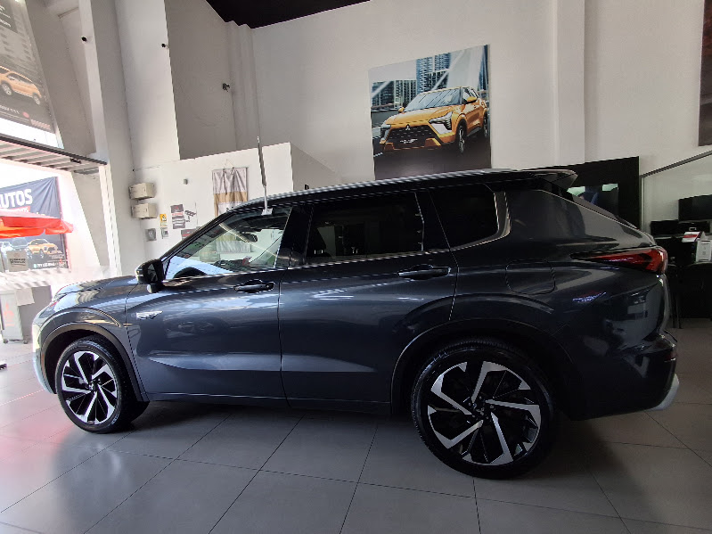 2025 MITSUBISHI Outlander VUD 5 pts. Limited, PHEV, TA, piel premium, QCP, RA-20, 4x4