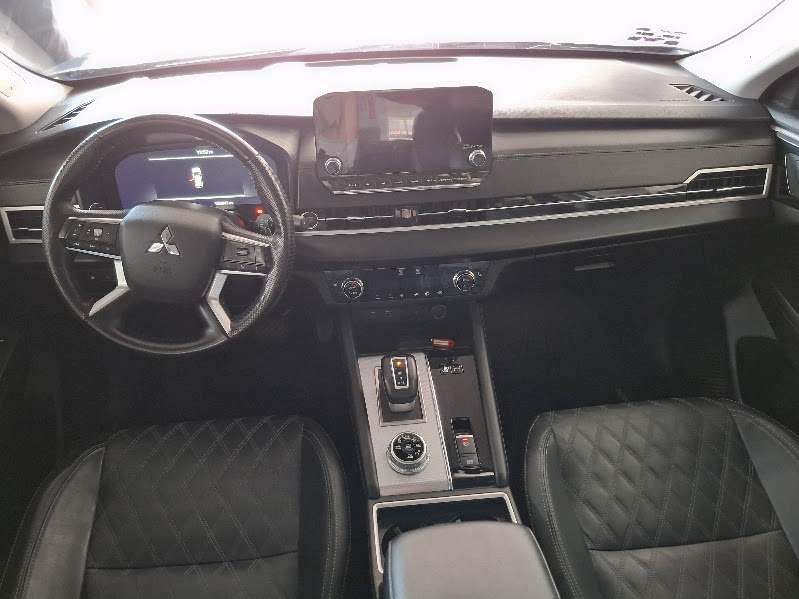 2025 MITSUBISHI Outlander VUD 5 pts. Limited, PHEV, TA, piel premium, QCP, RA-20, 4x4