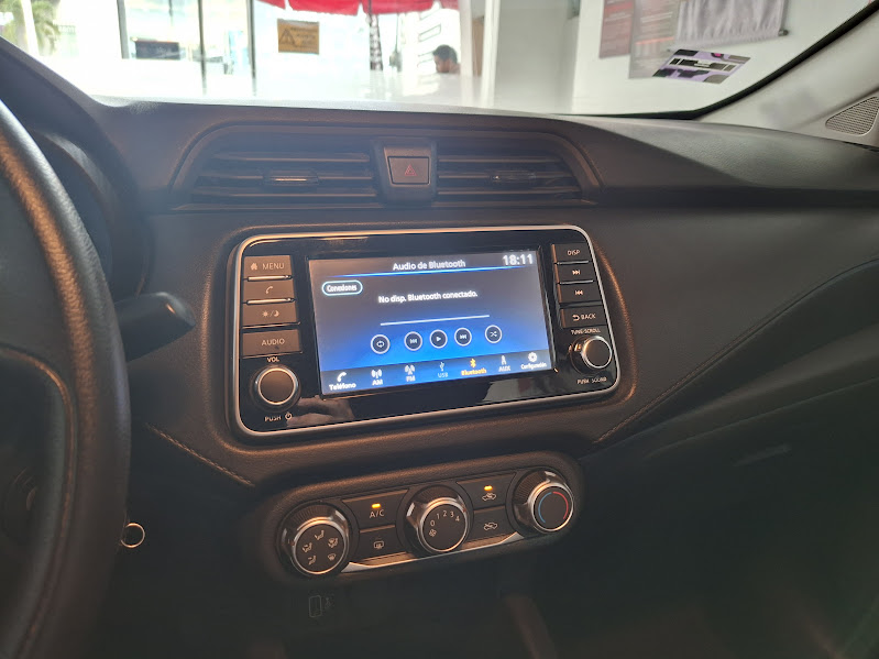 2025 NISSAN Versa (línea anterior) 4 pts. Sense, TM5, a/ac., R-15
