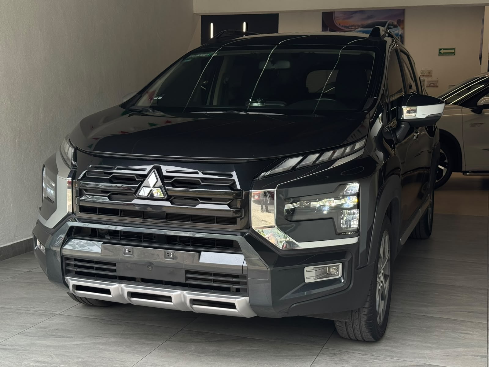 2025 MITSUBISHI Xpander 5 pts. Cross, 1.5l, TA, f. led, 7 pas., RA-17