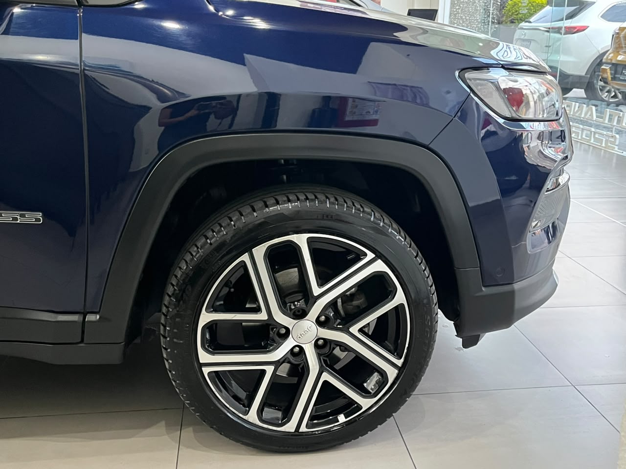 2025 JEEP Compass 5 pts. Limited Premium, 1.3T, TA, a/ac. Aut., piel, cambios al volante, RA-18