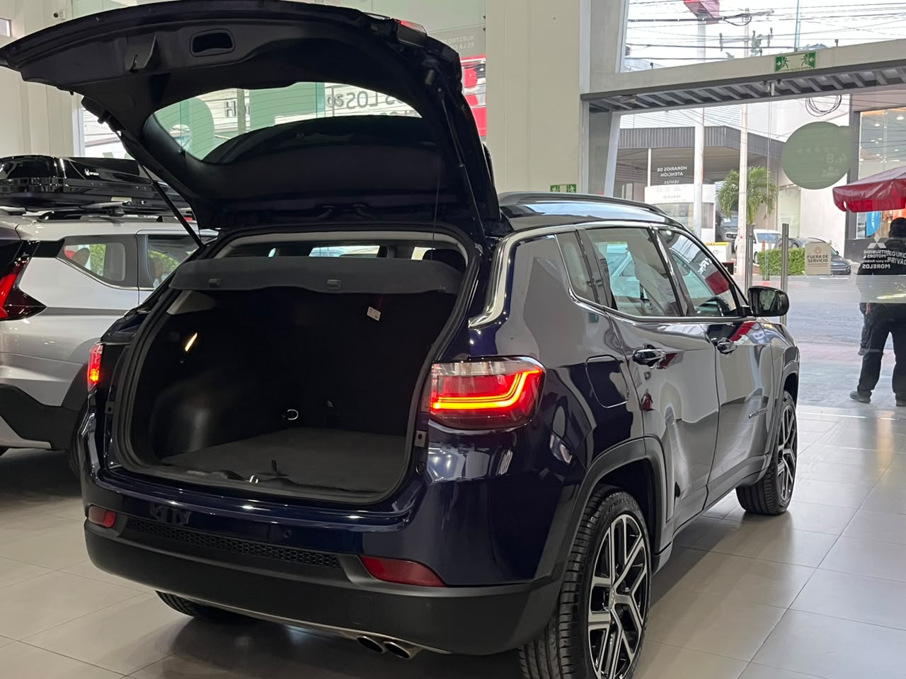2025 JEEP Compass 5 pts. Limited Premium, 1.3T, TA, a/ac. Aut., piel, cambios al volante, RA-18