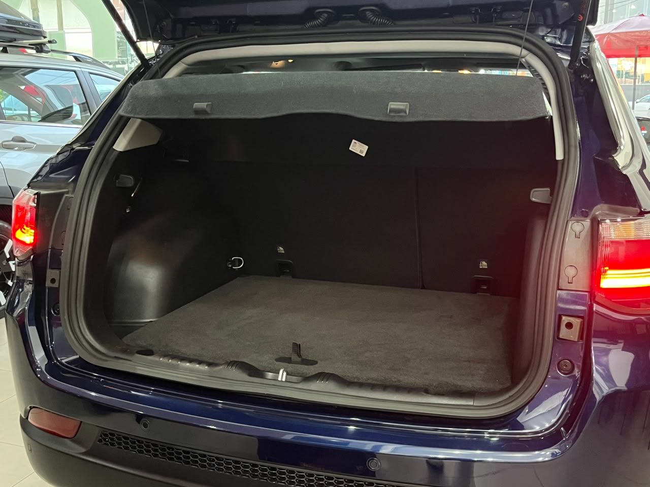 2025 JEEP Compass 5 pts. Limited Premium, 1.3T, TA, a/ac. Aut., piel, cambios al volante, RA-18