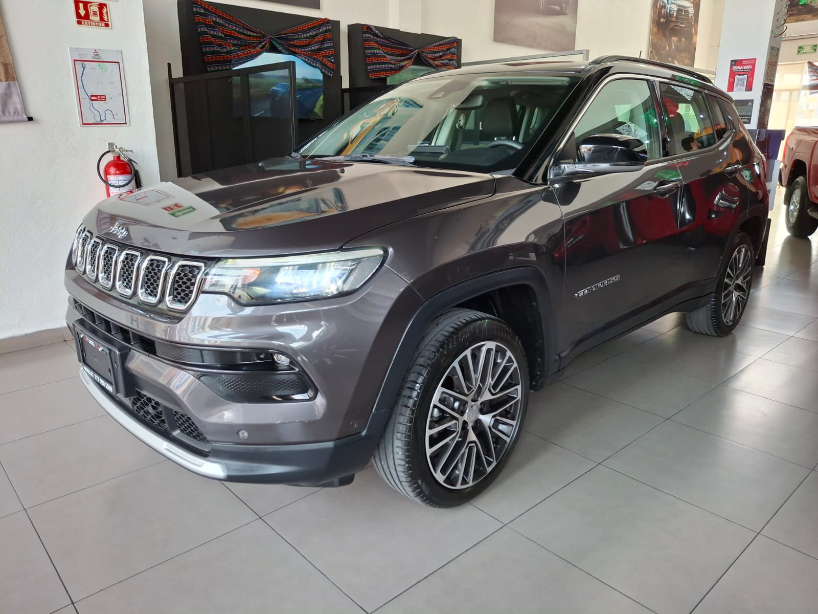 2024 JEEP Compass 5 pts. Limited Premium, 1.3T, TA, a/ac. Aut., piel, cambios al volante, RA-18