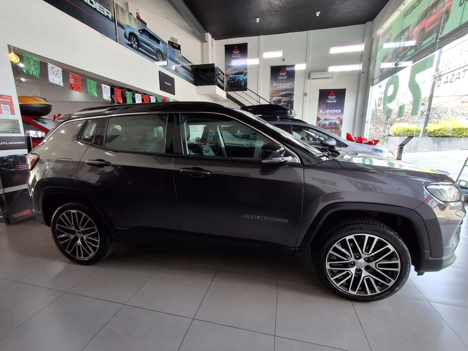 2024 JEEP Compass 5 pts. Limited Premium, 1.3T, TA, a/ac. Aut., piel, cambios al volante, RA-18