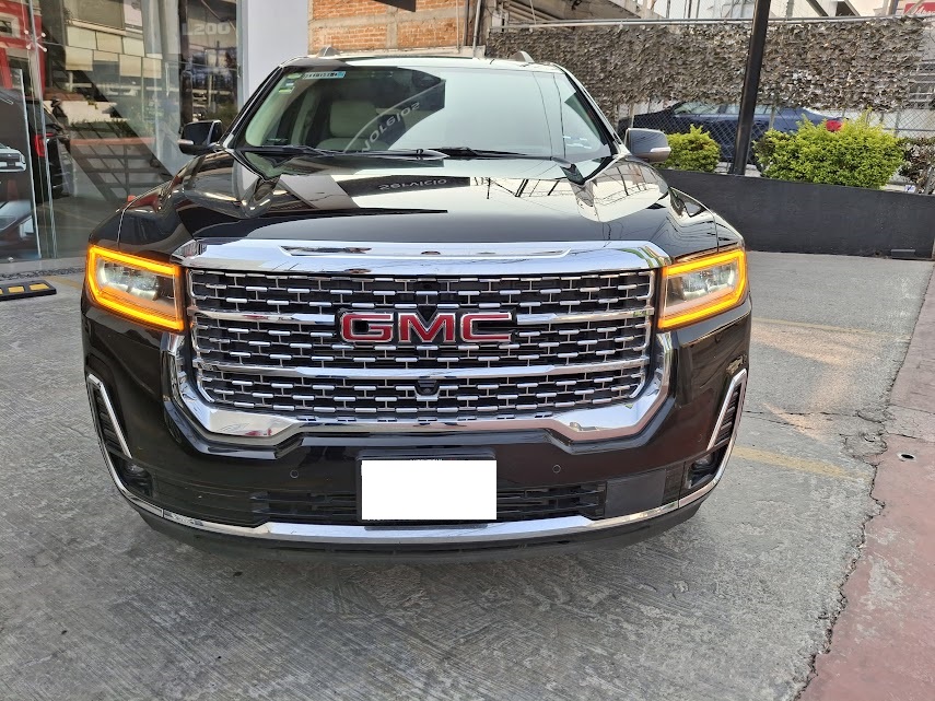 2023 GMC Acadia 5 pts. Denali, TA, piel, f. xen?n, 6 pas., RA-20 crom., 4x4