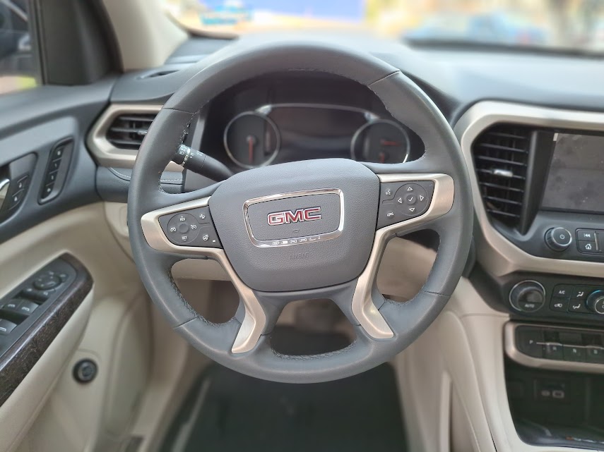 2023 GMC Acadia 5 pts. Denali, TA, piel, f. xen?n, 6 pas., RA-20 crom., 4x4