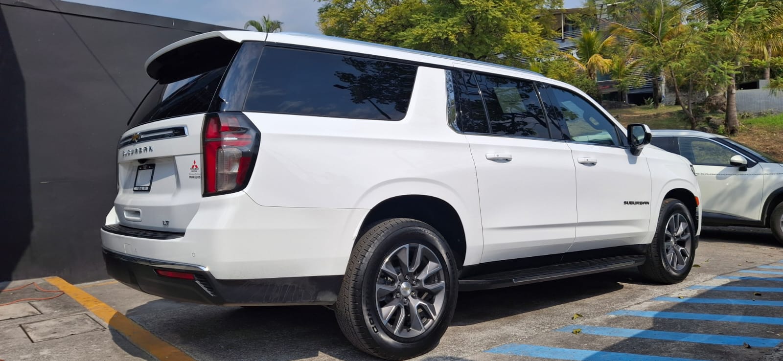 2023 CHEVROLET Suburban 5 pts. LT, 5.3l, TA, piel, RA-20