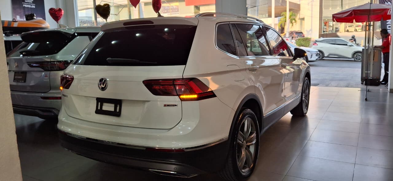 2021 VOLKSWAGEN Tiguan 5 pts. Highline, 2.0T, DSG, piel, f. led, RA-19, 4x4