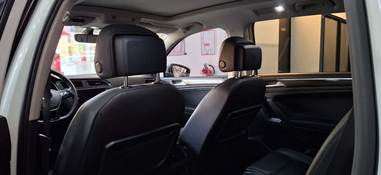 2021 VOLKSWAGEN Tiguan 5 pts. Highline, 2.0T, DSG, piel, f. led, RA-19, 4x4