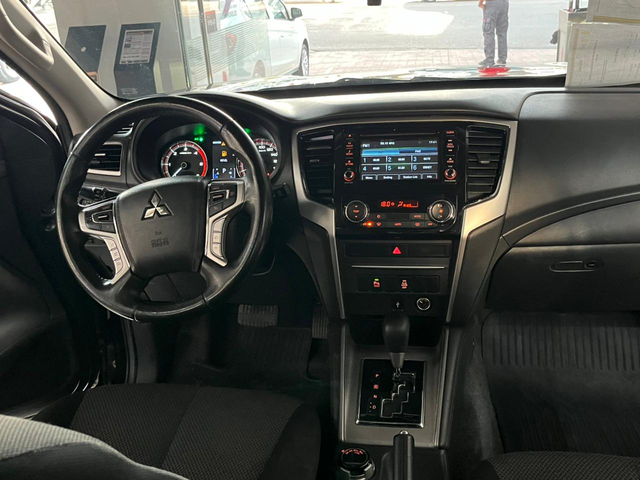2023 MITSUBISHI COMERCIALES L200 Pick-Up 4 pts. GLS, Doble Cab., 2.4TD, TA, 4x4