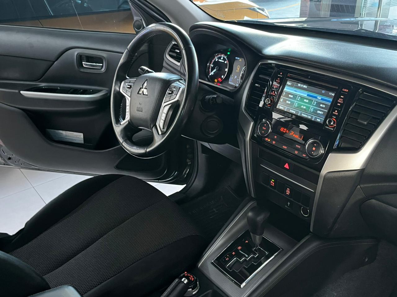 2023 MITSUBISHI COMERCIALES L200 Pick-Up 4 pts. GLS, Doble Cab., 2.4TD, TA, 4x4