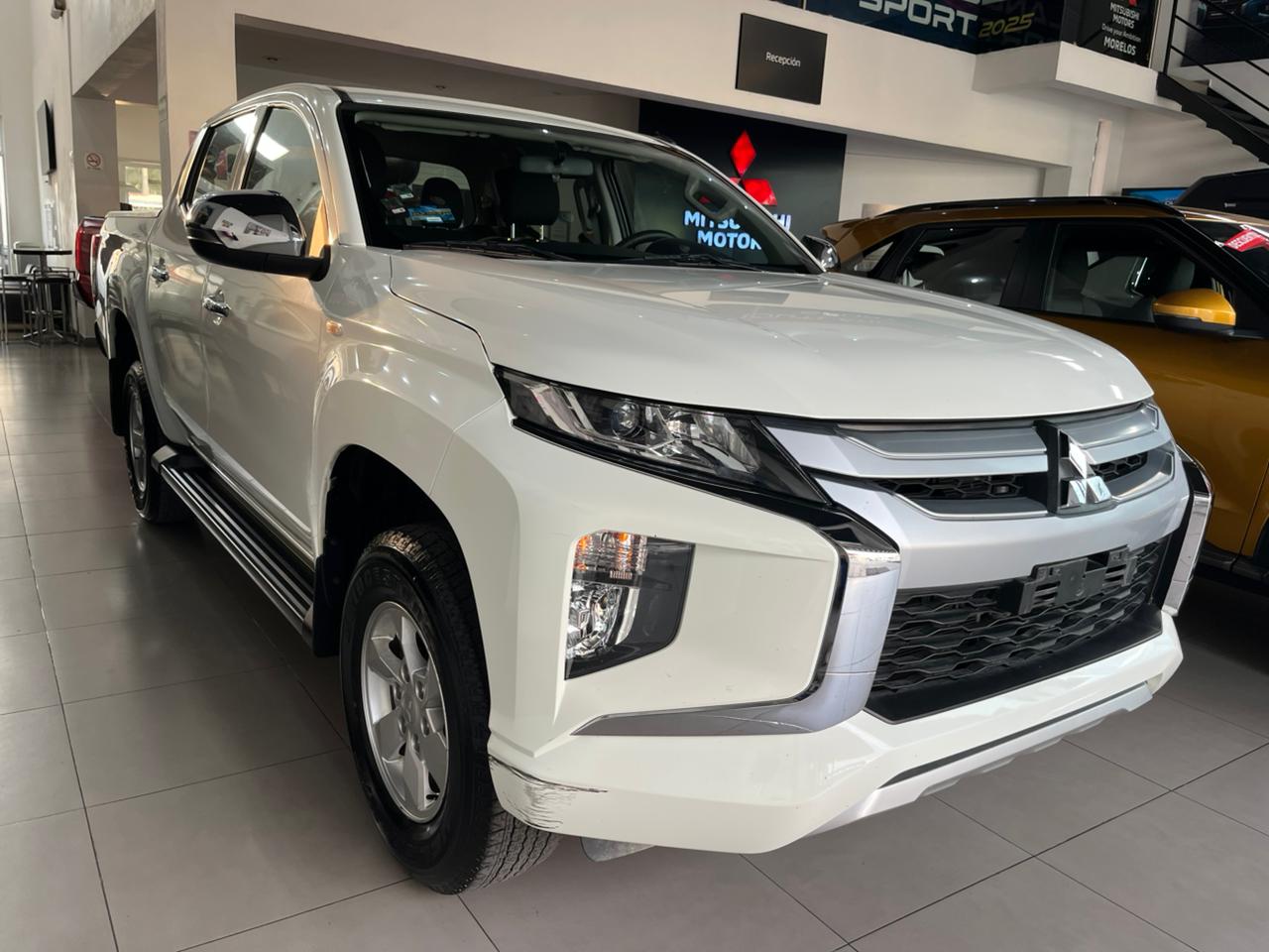 2024 Mitsubishi Comerciales L200 Pick-Up