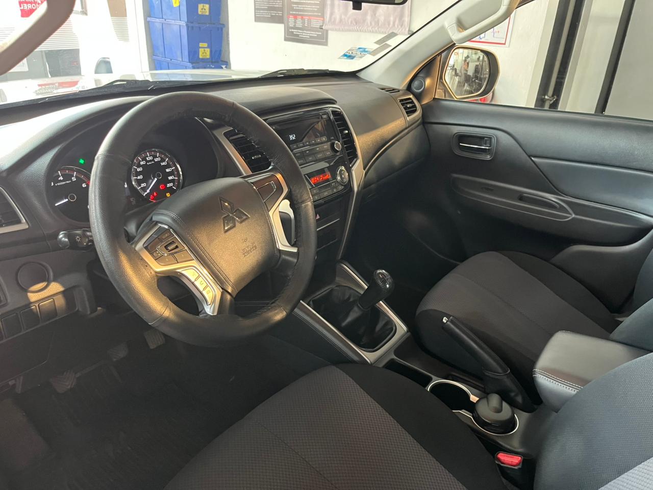 2024 MITSUBISHI COMERCIALES L200 Pick-Up 4 pts. GLX, Doble Cab., 2.4l, TM5