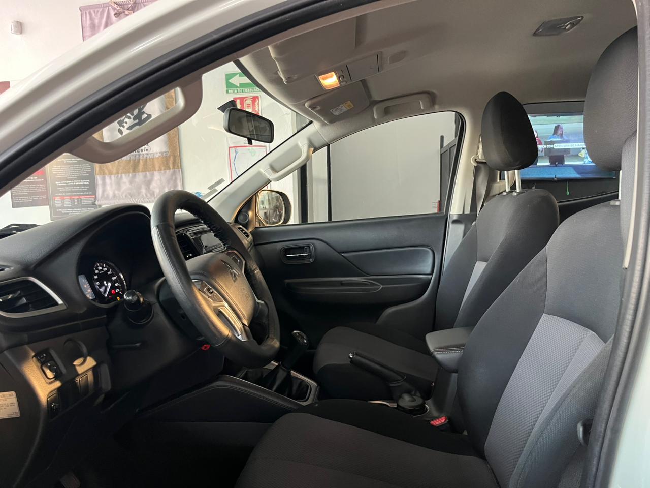 2024 MITSUBISHI COMERCIALES L200 Pick-Up 4 pts. GLX, Doble Cab., 2.4l, TM5