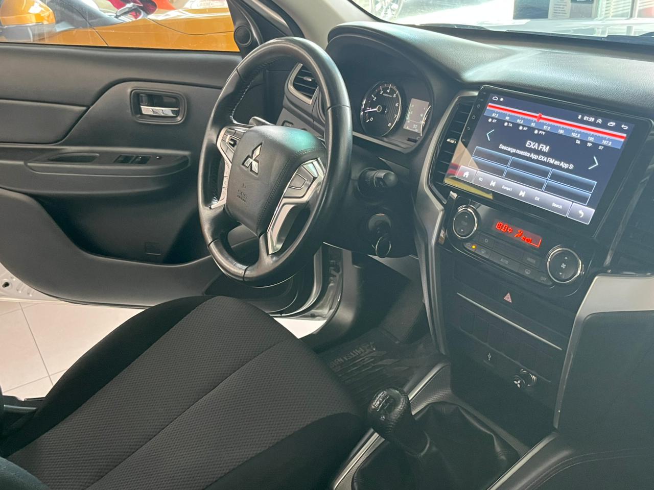 2023 MITSUBISHI COMERCIALES L200 Pick-Up 4 pts. GLX, Doble Cab., 2.4l, TM5