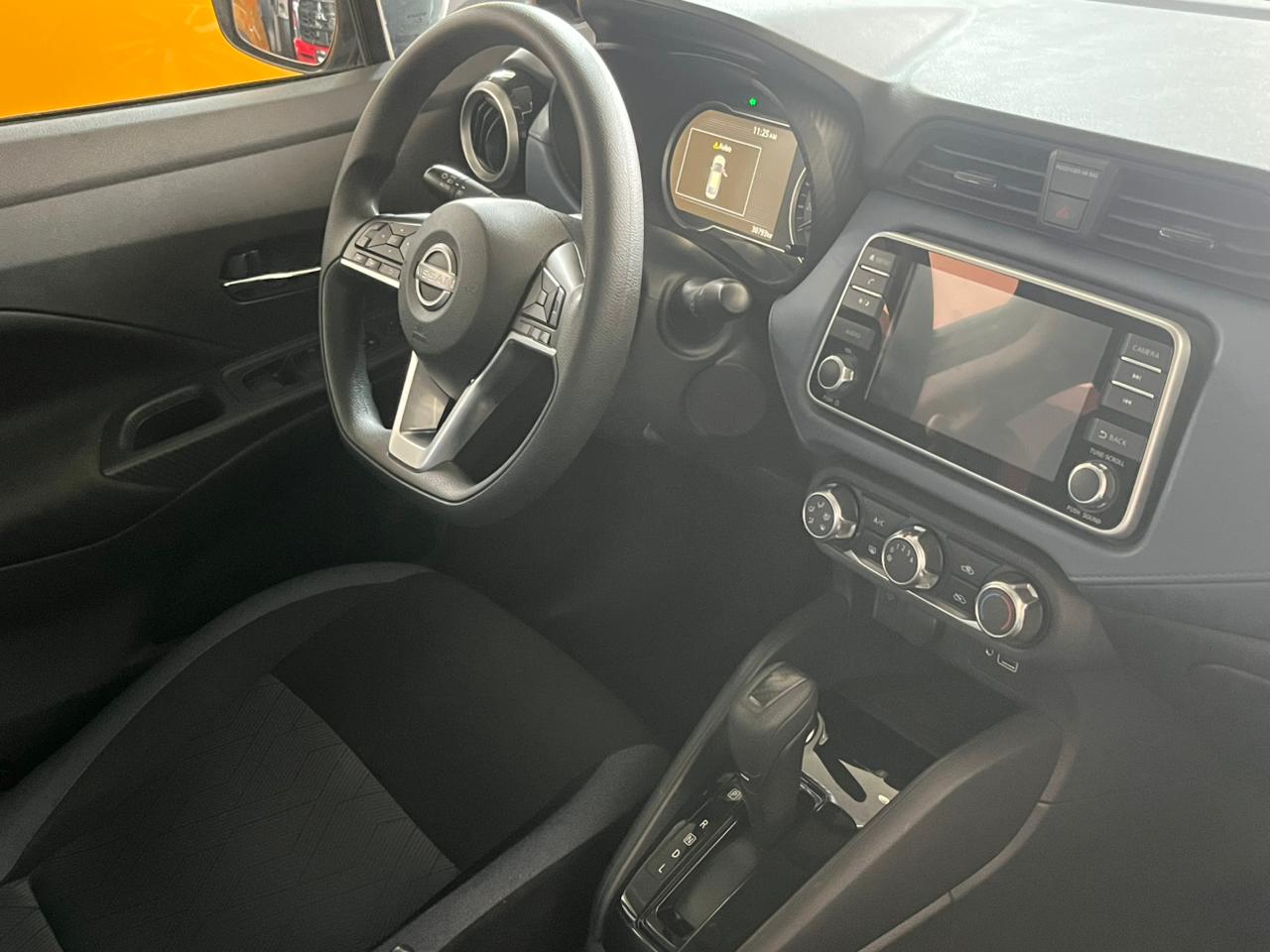 2025 NISSAN Versa 4 pts. Advance, TM5, a/ac., f. niebla, RA-16