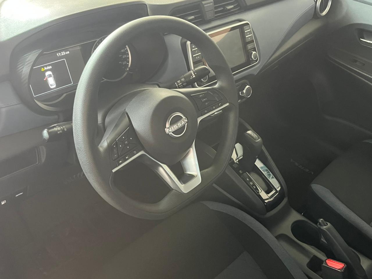 2025 NISSAN Versa 4 pts. Advance, TM5, a/ac., f. niebla, RA-16
