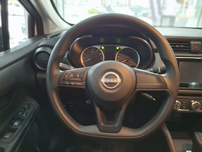 2024 NISSAN Versa 4 pts. Sense, TM5, a/ac., R-15