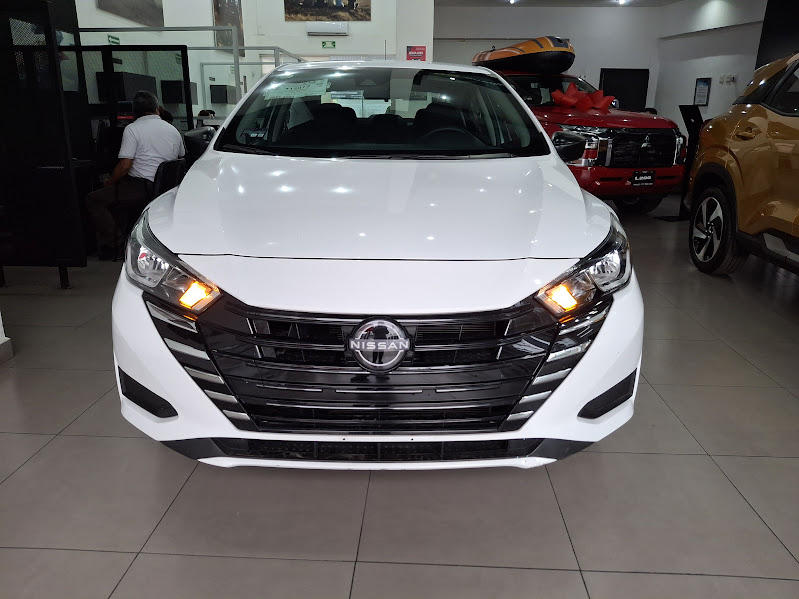 2024 NISSAN Versa 4 pts. Sense, TM5, a/ac., R-15