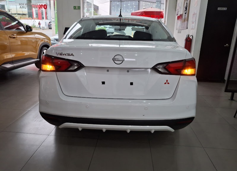 2024 NISSAN Versa 4 pts. Sense, TM5, a/ac., R-15