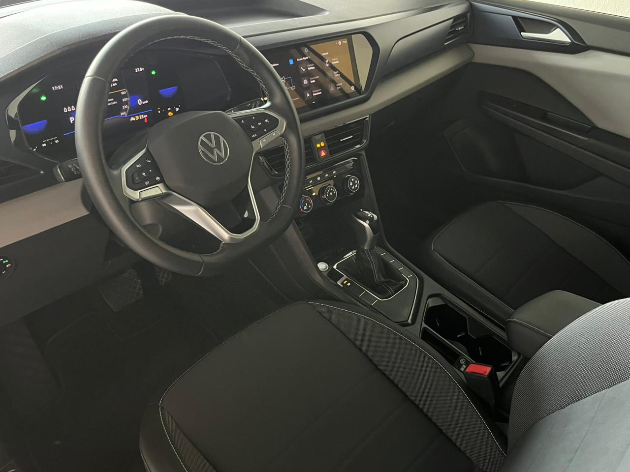 2023 VOLKSWAGEN Taos 5 pts. Comfortline, 150 HP, 1.4T, TA, piel, f. led, RA-18