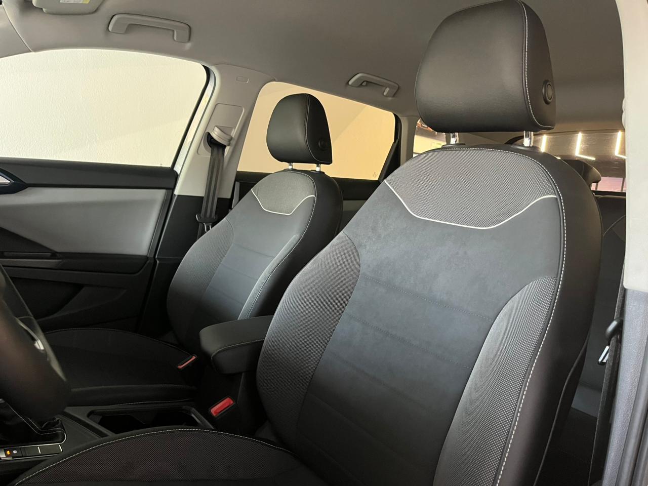 2023 VOLKSWAGEN Taos 5 pts. Comfortline, 150 HP, 1.4T, TA, piel, f. led, RA-18