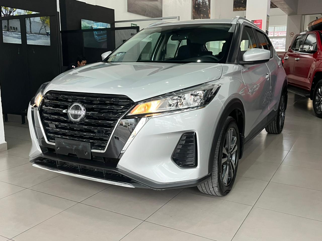 2025 NISSAN Kicks 5 pts. Advance, 2.0l, TA, RA-17