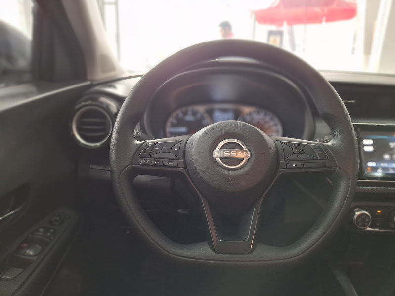 2025 NISSAN Kicks 5 pts. Advance, 2.0l, TA, RA-17