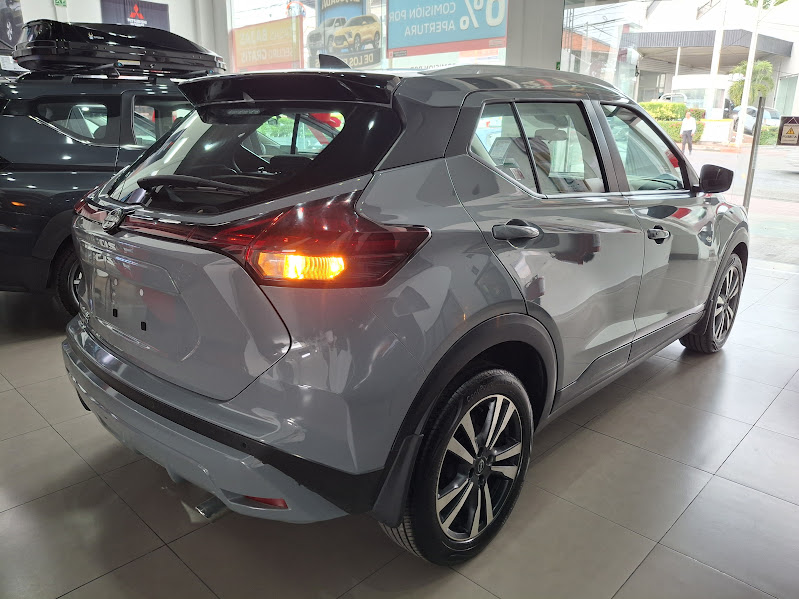 2025 NISSAN Kicks 5 pts. Advance, 2.0l, TA, RA-17