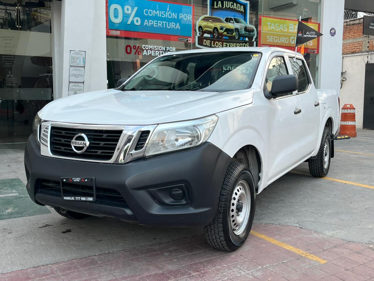 2020 NISSAN COMERCIALES NP300 4 pts. SE, Pick-Up, Doble Cab., TM6, a/ac., VE, CD