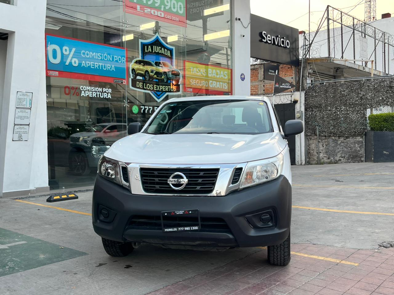 2020 NISSAN COMERCIALES NP300 4 pts. SE, Pick-Up, Doble Cab., TM6, a/ac., VE, CD