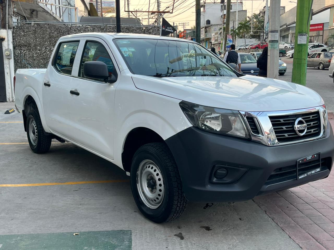 2020 NISSAN COMERCIALES NP300 4 pts. SE, Pick-Up, Doble Cab., TM6, a/ac., VE, CD