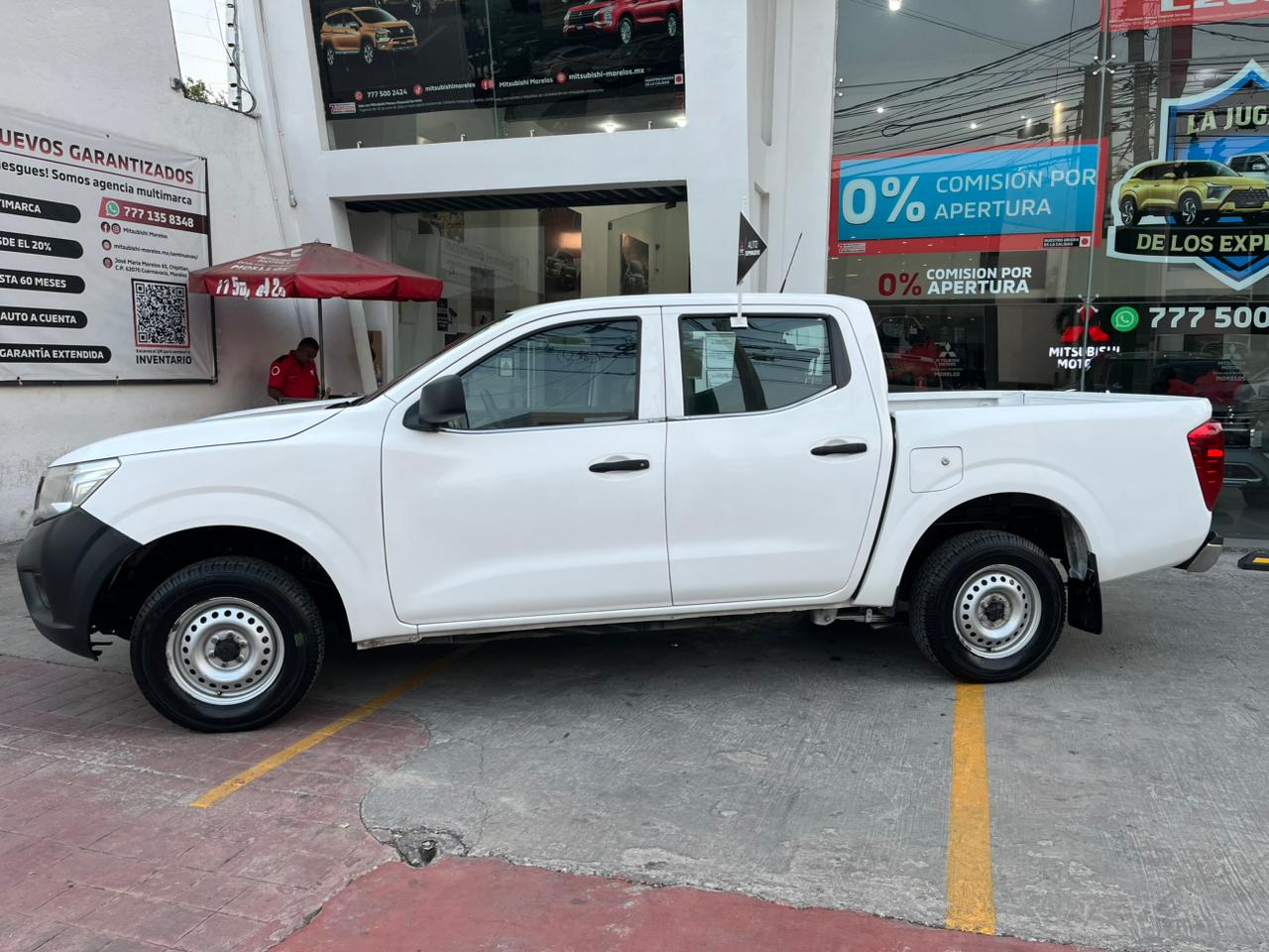 2020 NISSAN COMERCIALES NP300 4 pts. SE, Pick-Up, Doble Cab., TM6, a/ac., VE, CD