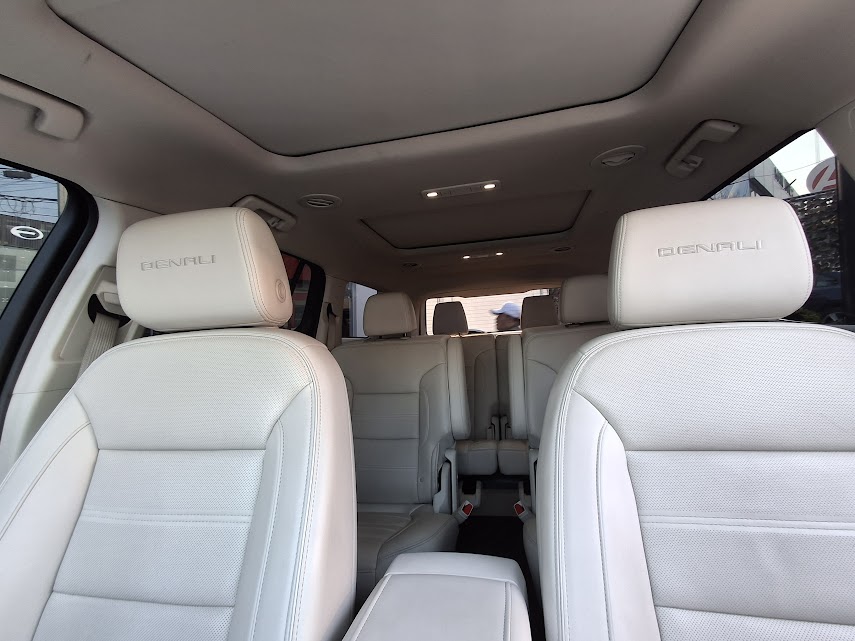2023 GMC Acadia 5 pts. Denali, TA, piel, f. xen?n, 6 pas., RA-20 crom., 4x4