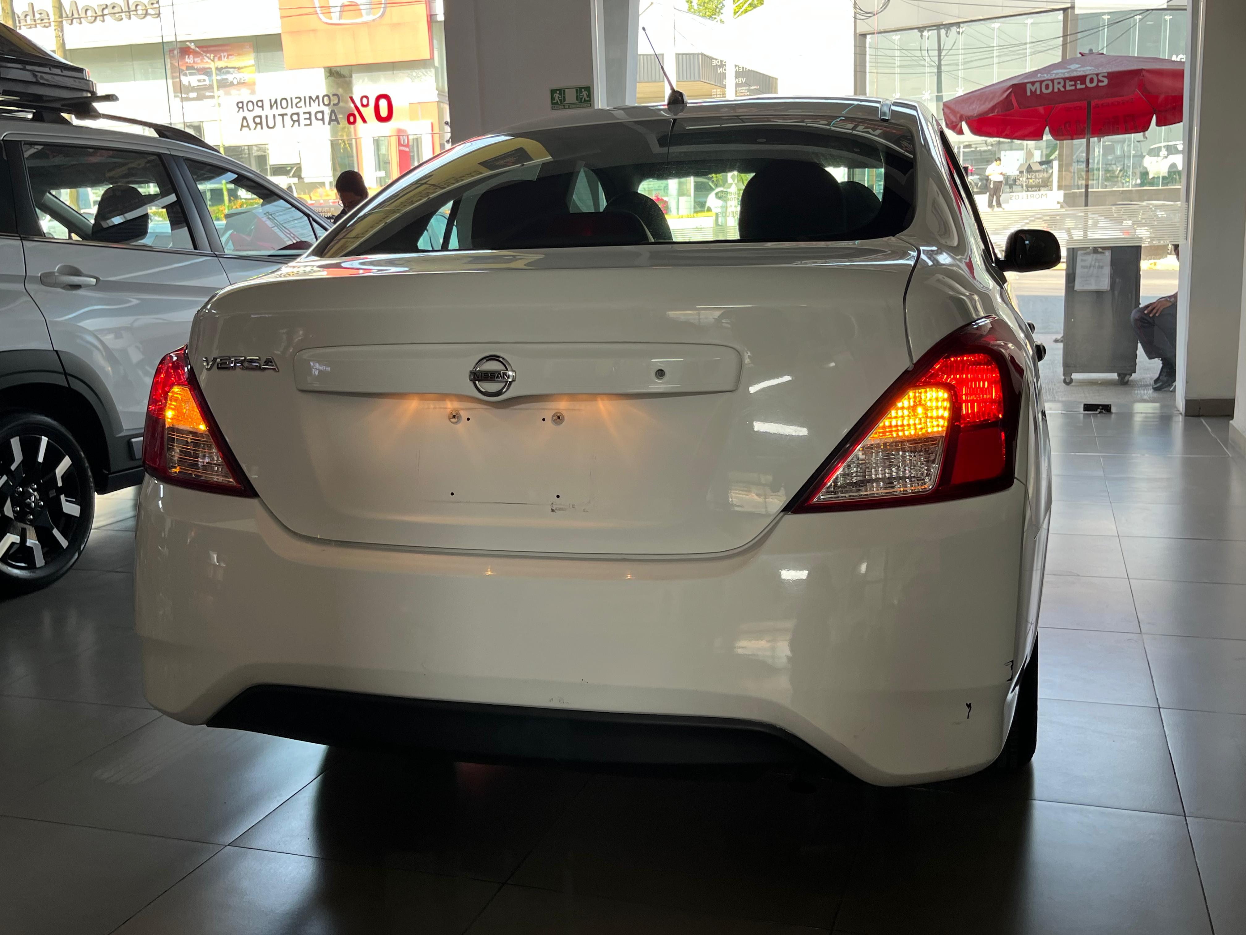 2020 NISSAN V-Drive 4 pts. Base, TM5, R-15