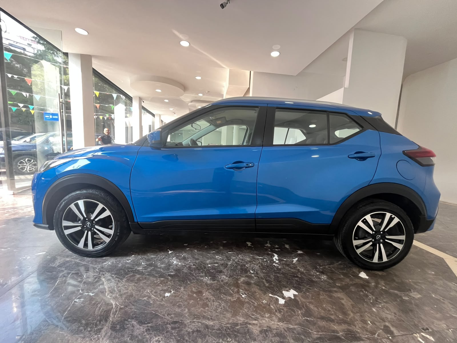 2024 NISSAN Kicks 5 pts. Advance, 1.6l, TM5, a/ac., VE, RA-16