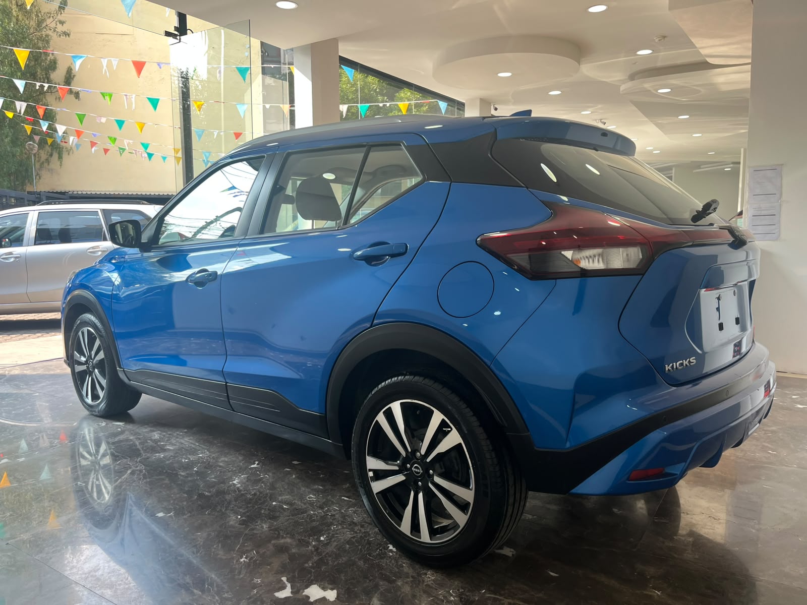2024 NISSAN Kicks 5 pts. Advance, 1.6l, TM5, a/ac., VE, RA-16