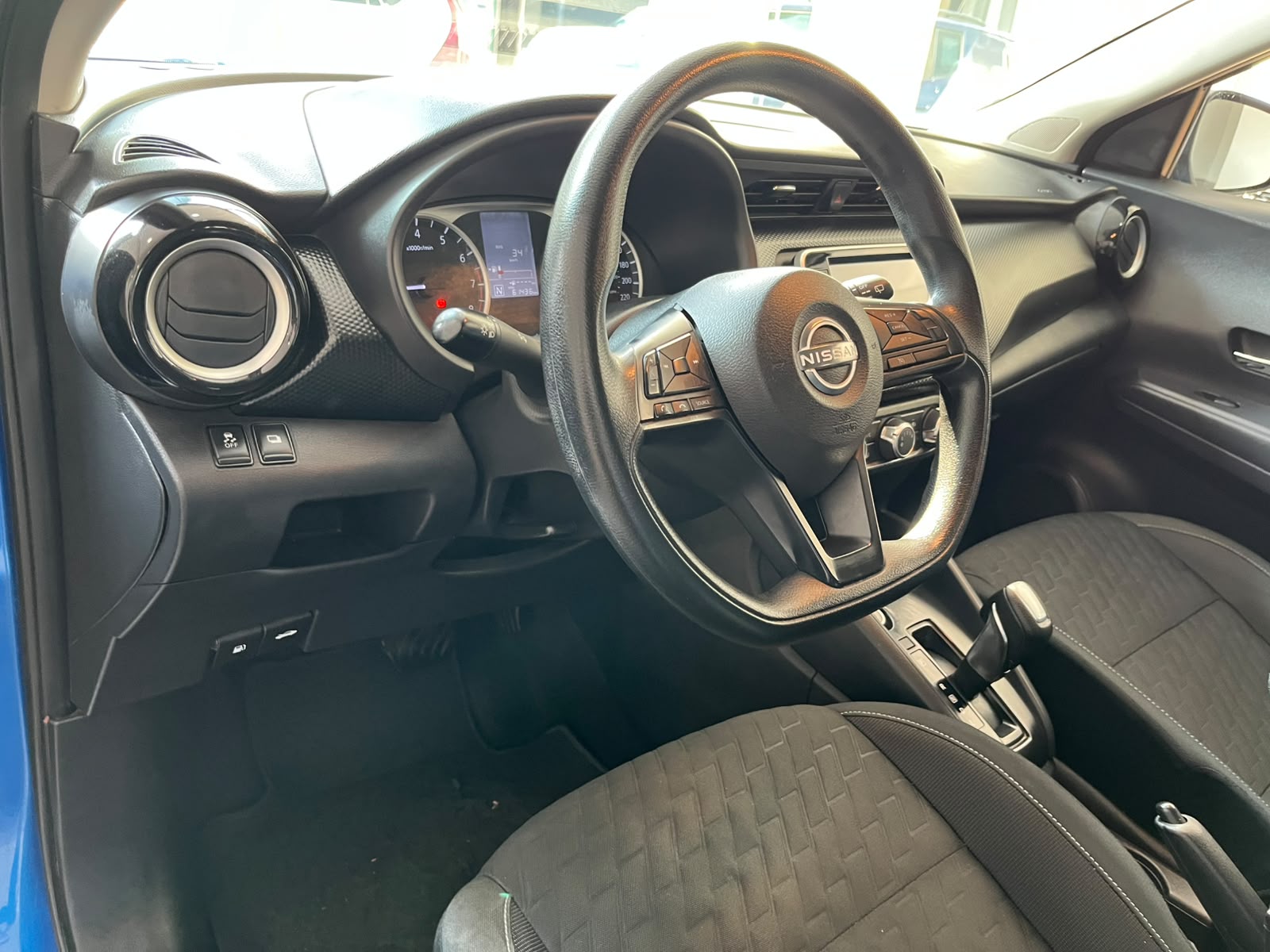 2024 NISSAN Kicks 5 pts. Advance, 1.6l, TM5, a/ac., VE, RA-16
