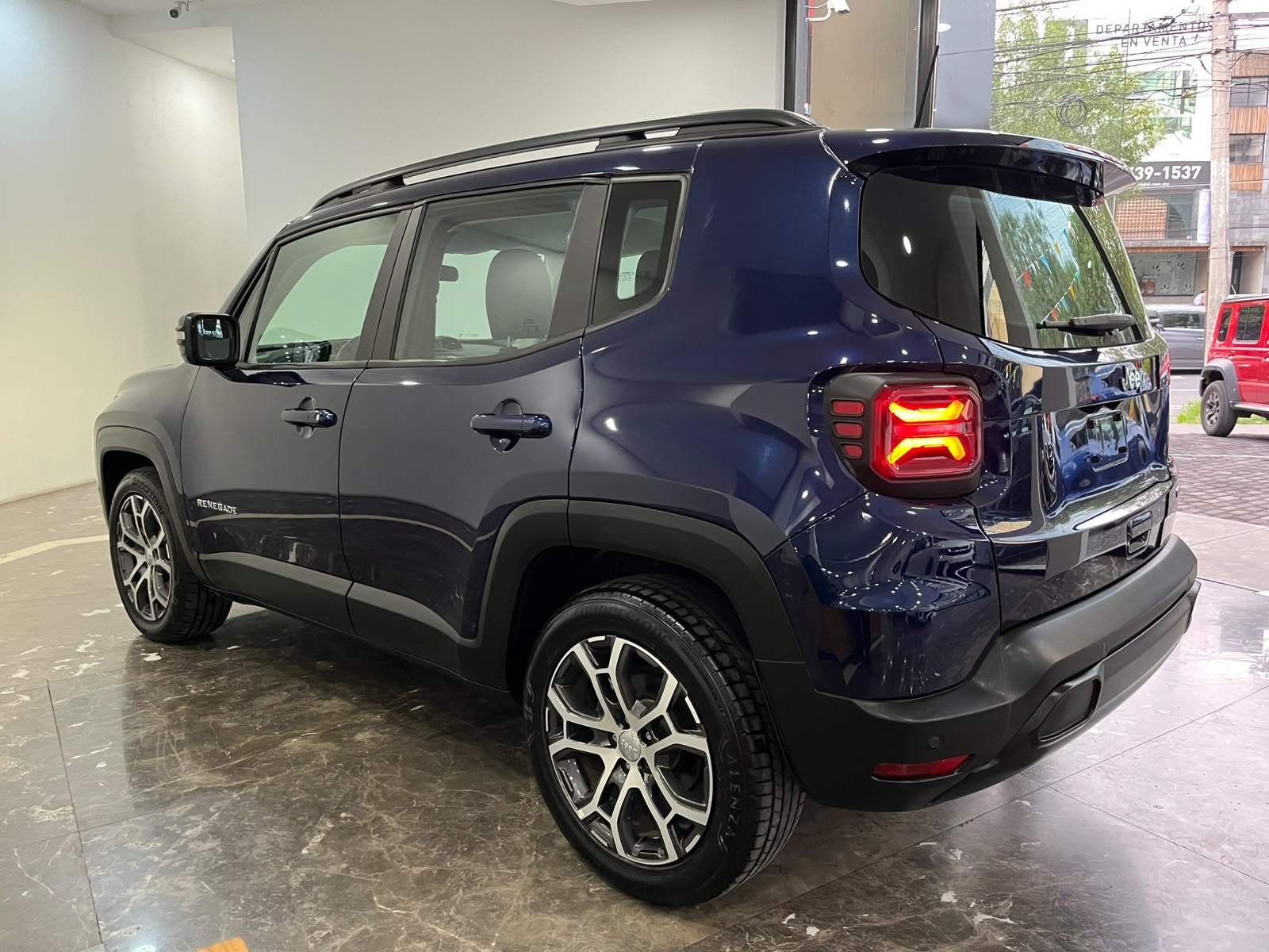 2024 JEEP Renegade 5 pts. Latitude, 1.3T, TA, a/ac. Aut., piel, RA-18