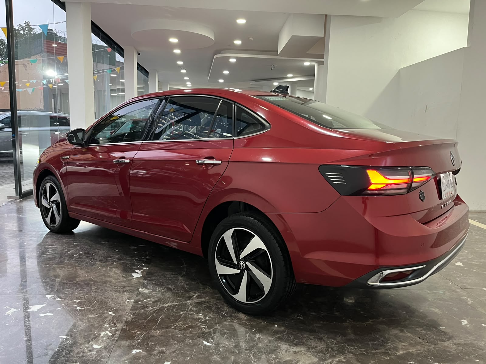 2022 VOLKSWAGEN Virtus 4 pts. Highline, 1.0T, TA, climatronic, QC, f. niebla, RA-17