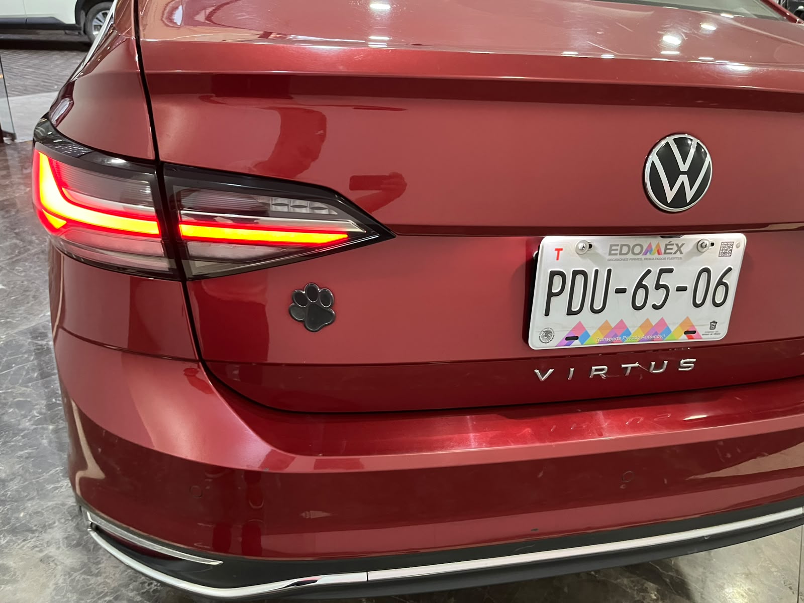 2022 VOLKSWAGEN Virtus 4 pts. Highline, 1.0T, TA, climatronic, QC, f. niebla, RA-17