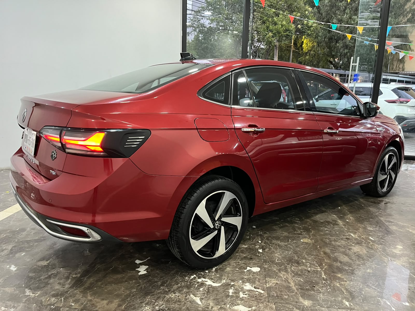 2022 VOLKSWAGEN Virtus 4 pts. Highline, 1.0T, TA, climatronic, QC, f. niebla, RA-17